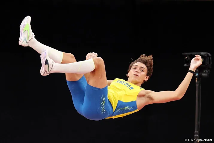 zweedse polsstokhoogspringer duplantis wint goud met 602 meter