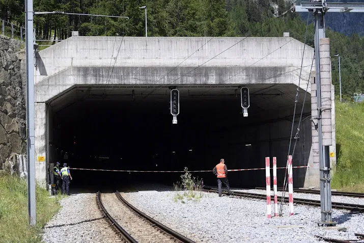 zwitserse gotthardtunnel in september weer volledig bruikbaar