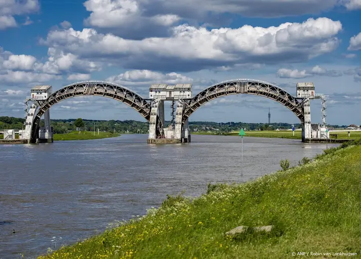 anp030826094 1