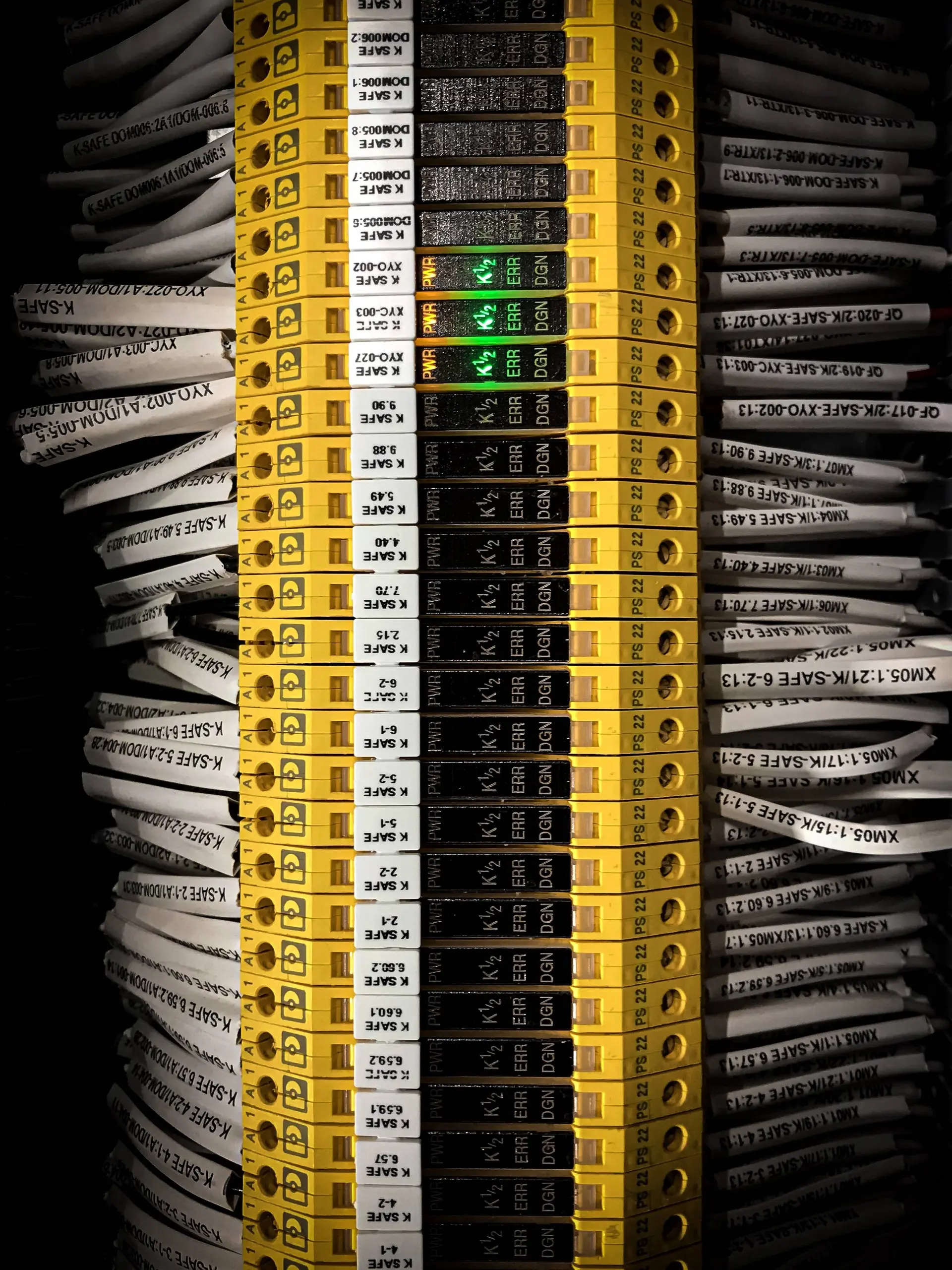 dzmitry82-electricity-5157485
