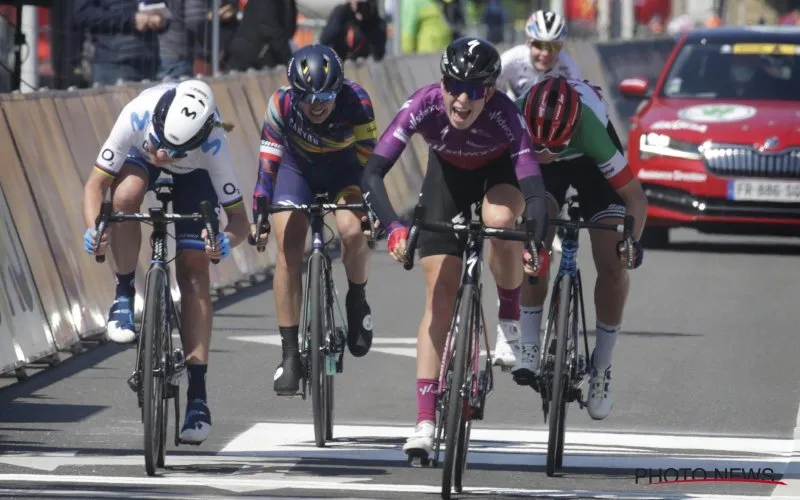 210425 Vollering wint LBL