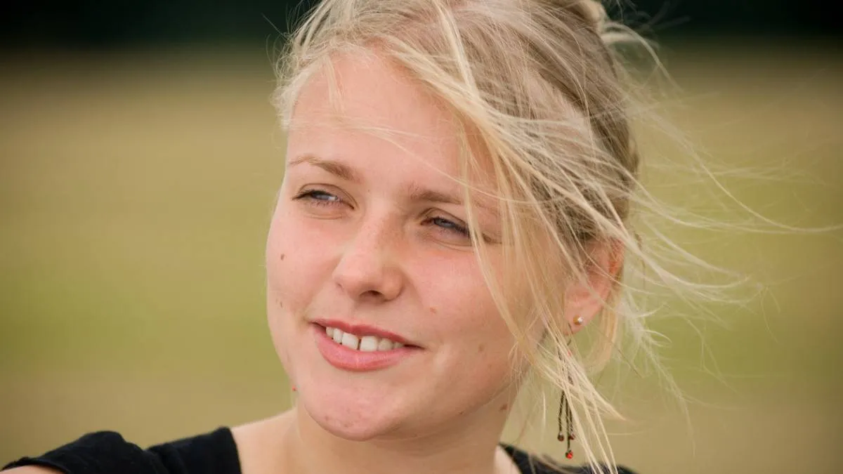 250806JONGEVROUW