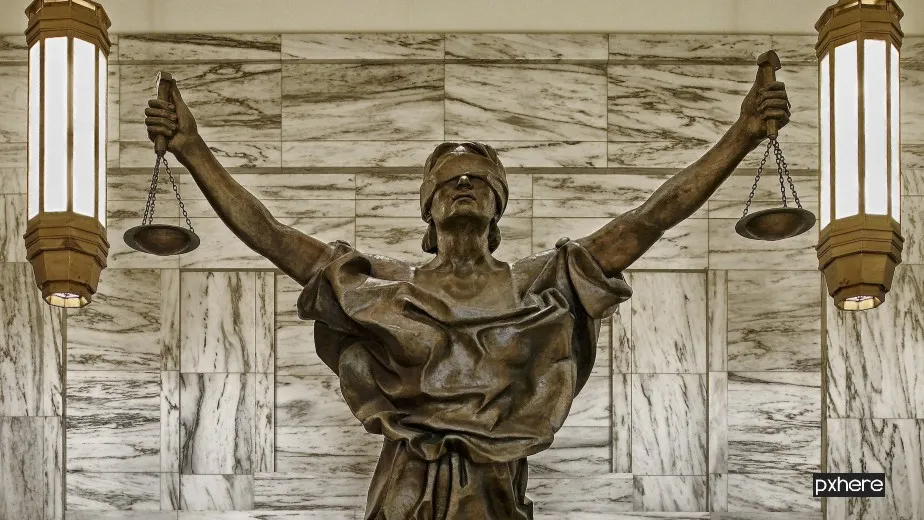 2023 04 26 justitia wood new york city monument statue artistic sculpture 1112249 pxherecom