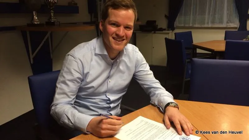 abcge6xui86r0tyv5lzmmhlau 2014 03 31 veensche boys julius wille contract