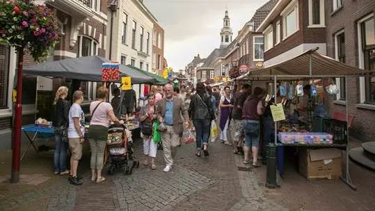 bsimsf7du2kf9juv2mg5homau 2014 07 16 zomerbraderie