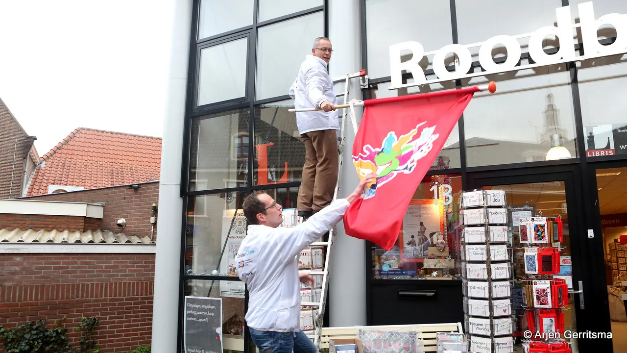 k5vfons8c3kyu4qzqqmgmoxb5 2013 12 16 vlaggenactie 2