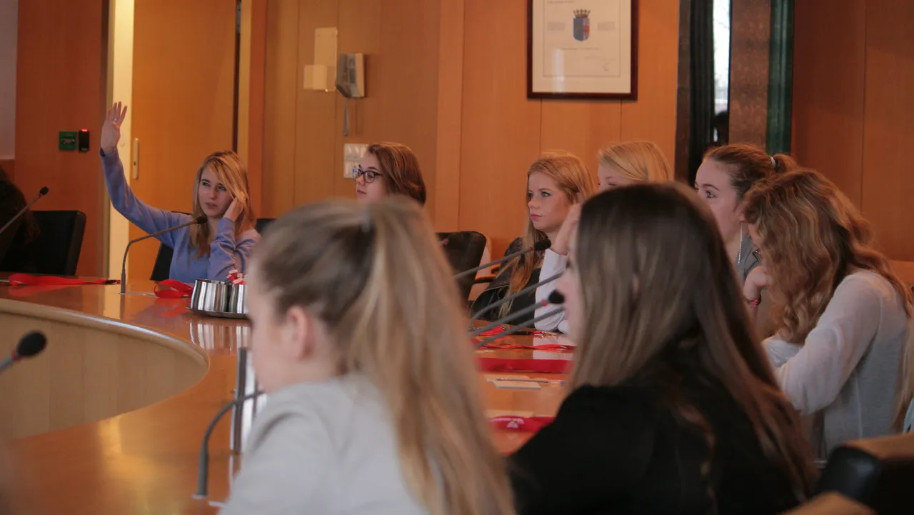 o8wdz0dewsi7hgnhxtm4xl3sy 2014 01 15 klassenbezoek 1 gemeente nijkerk