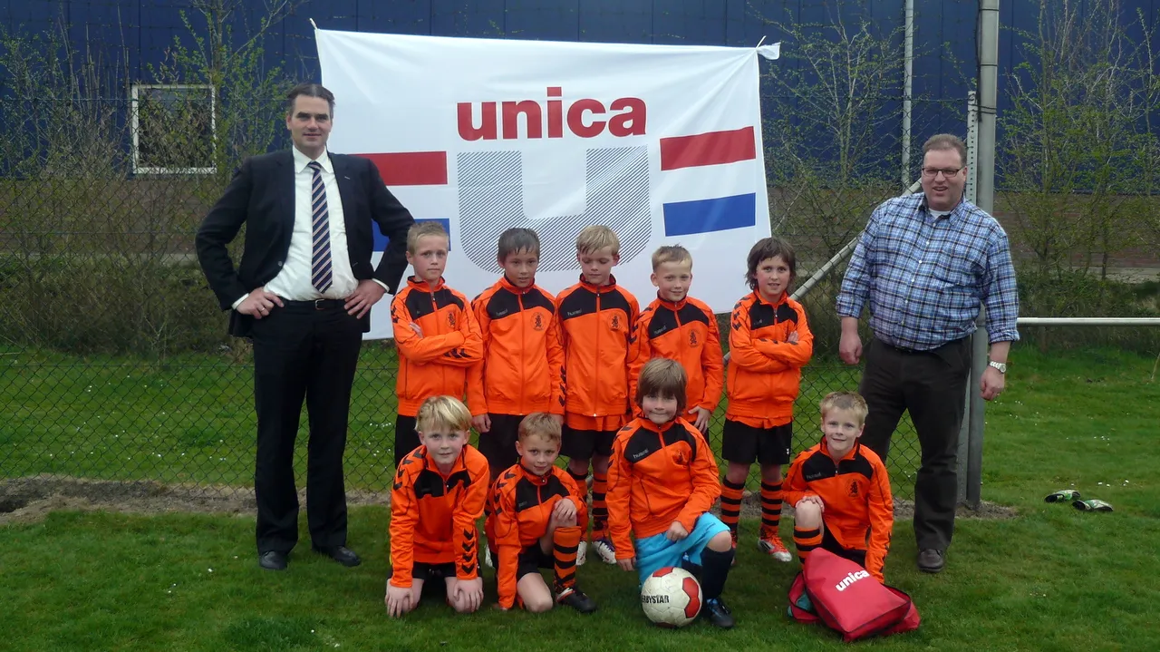 r28ch5cdjoyce93pyzd4px9iy 2013 05 24sparta team nijkerk in nieuwe tenues