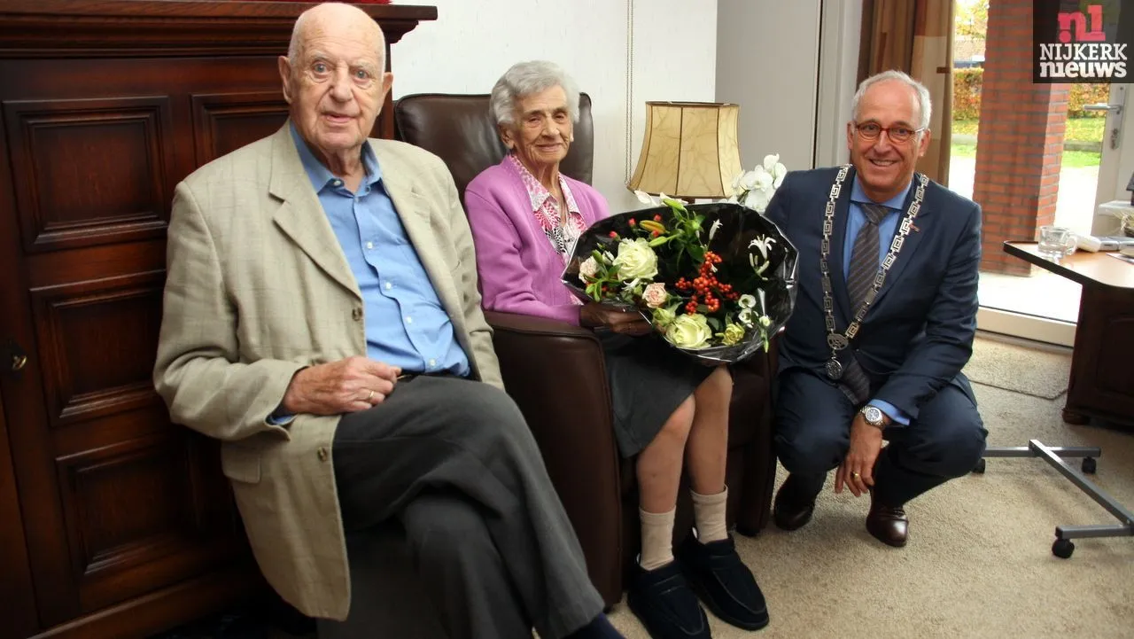 rrdyna5k1izej19j7c5ze6by8 2014 11 24 echtpaar 65 jaar 01