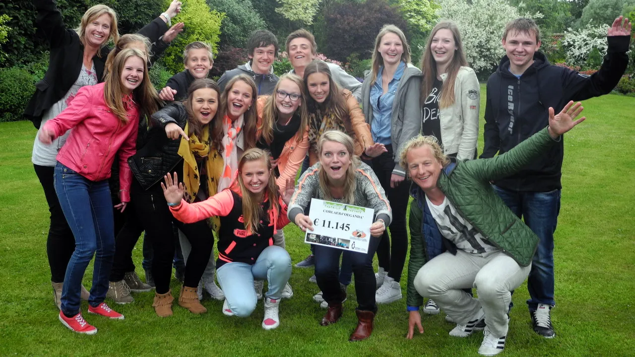 xpw4j4ikhnlqr8ksvrfy6dwh4 2013 06 13corlaeroeganda2