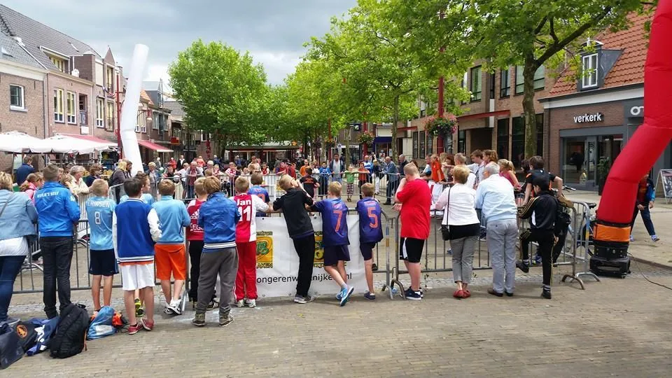 y1hsnn2scjd74bslup4763p42 2014 06 23 wsn straattoernooi 2