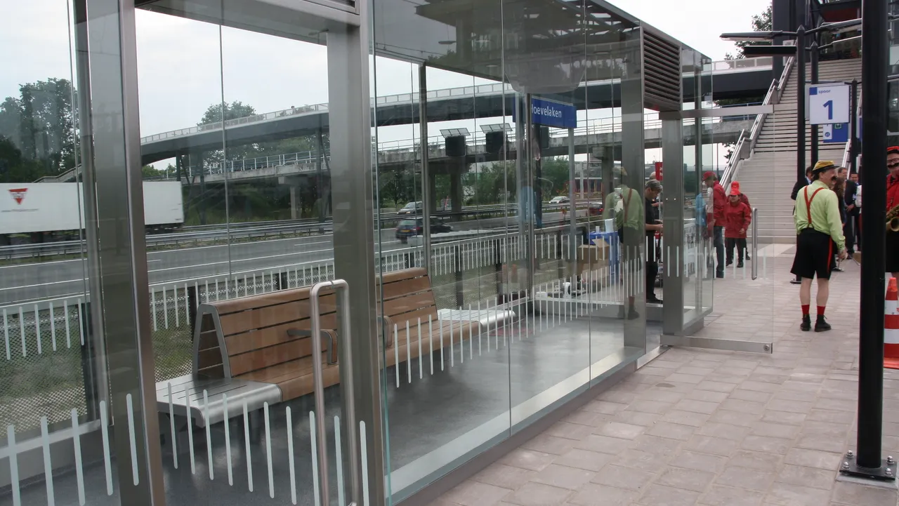 zodisr0t8sw6ycwkuc5ixmchy 2013 06 20stationhoevelaken03