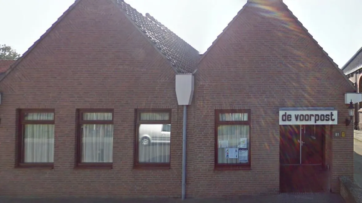 105 11 04 voorpost