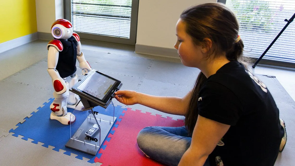 20116 05 17 robot en app helpen kinderen met diabetes in meander