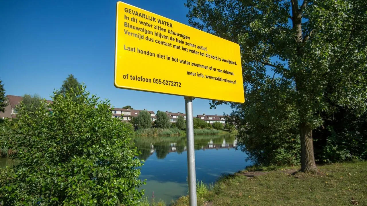 20119 07 225 baluwalg waarschuwingsbord 1