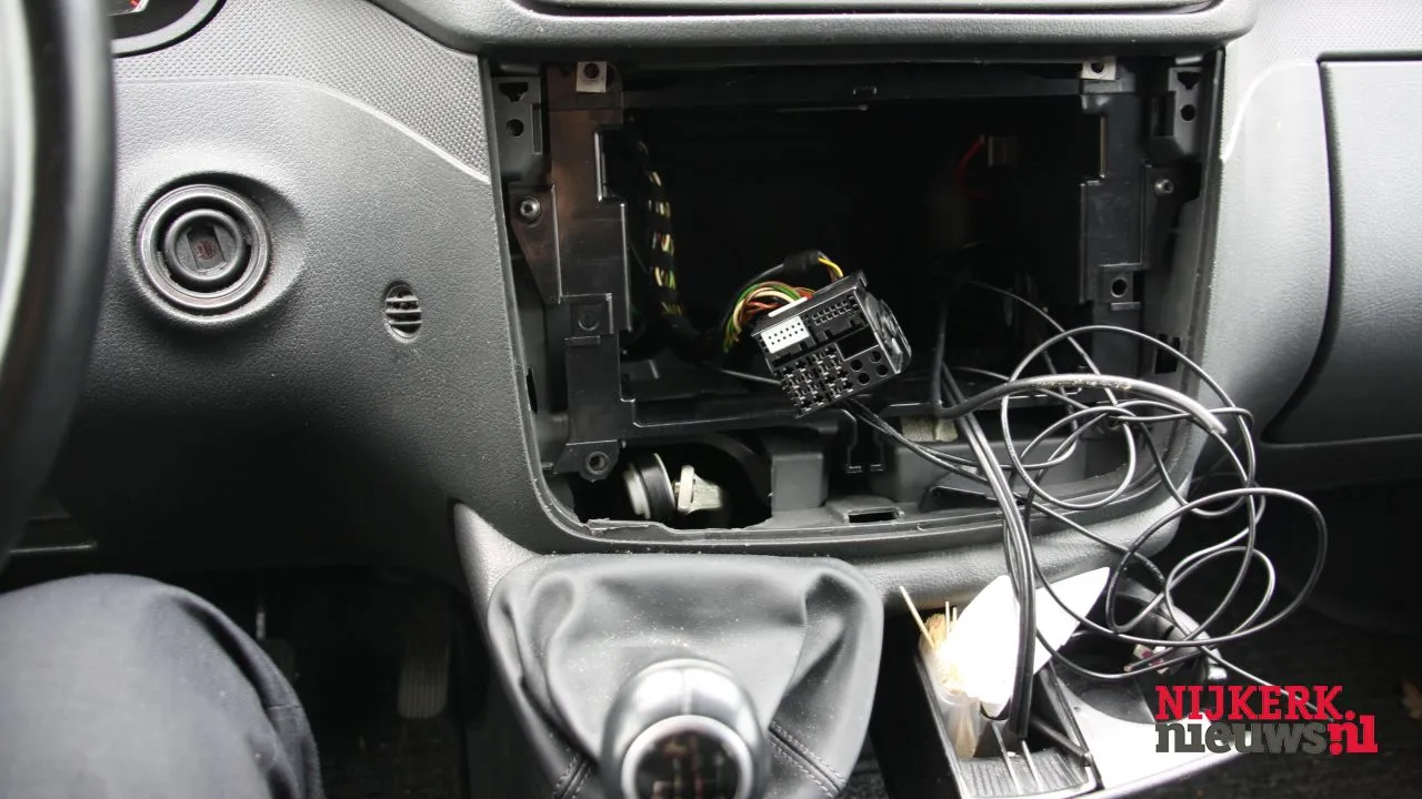 2012 11 23 autoinbraak hackmann2