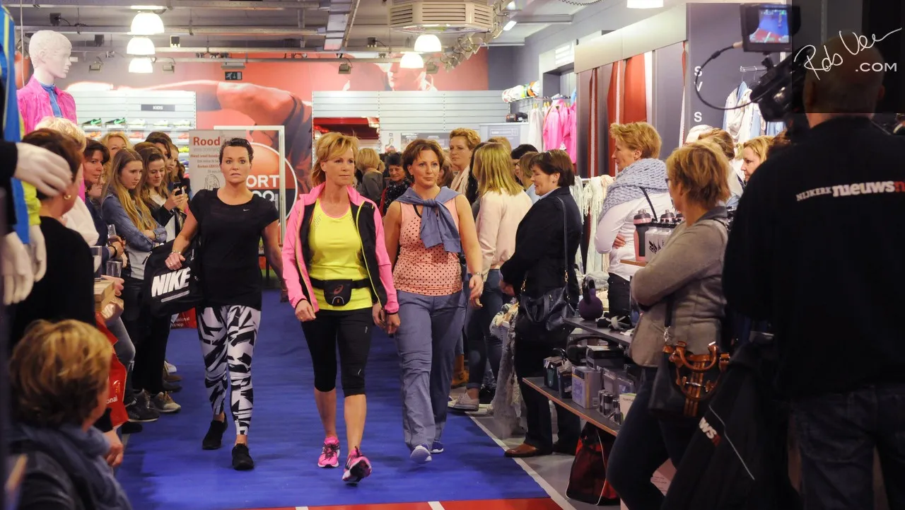 2015 03 26 ladies night sport 2000 01