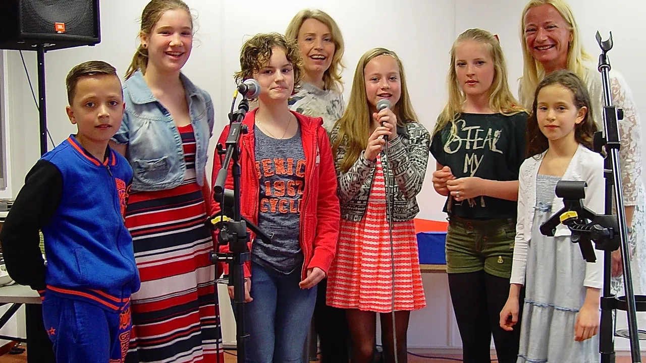 2015 04 13 voicekidshlkn