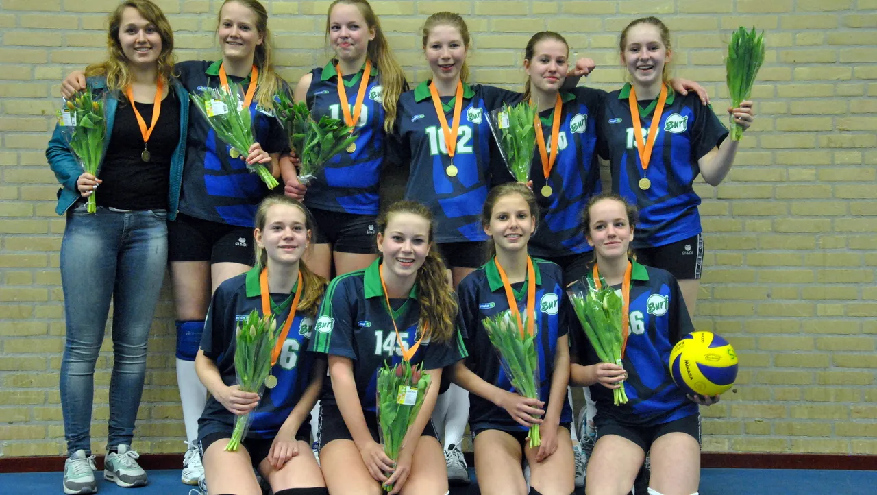 2015 04 18 surf meisjes b1 1