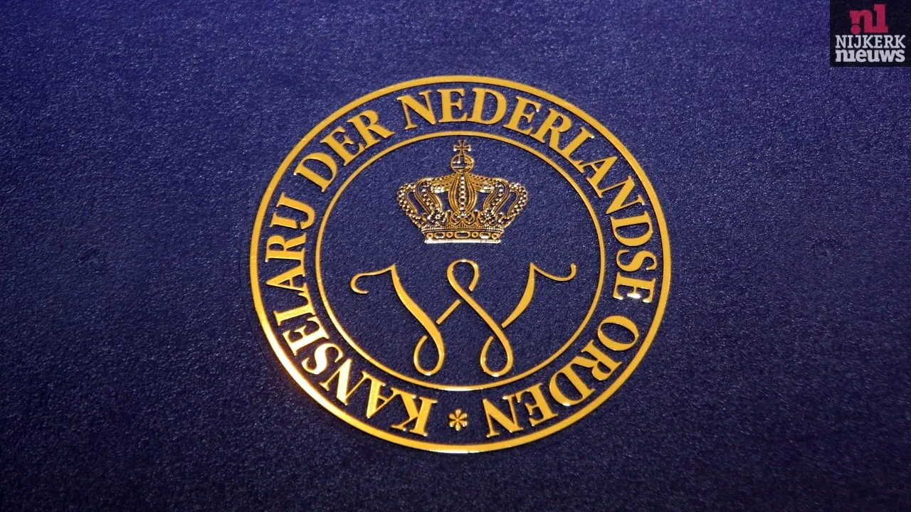 2015 04 24 koningsdag lintjesregen regen 008