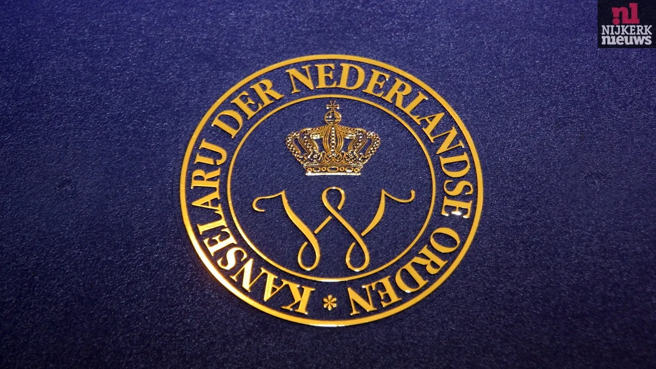 2015 04 24 koningsdag lintjesregen regen 008