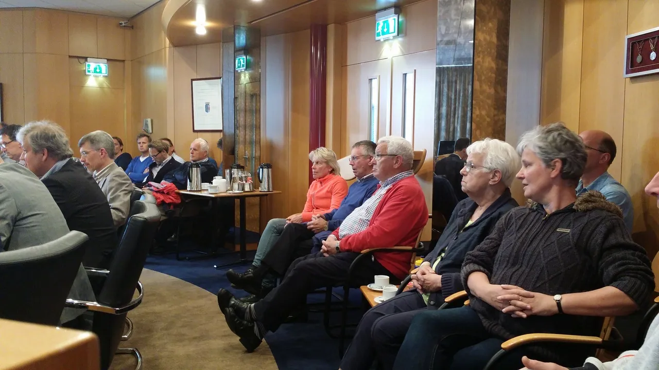 2015 04 30 publieke tribune raad