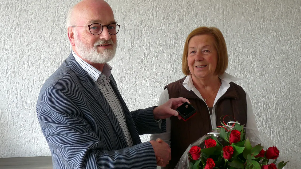 2015 05 01 pvda jubilarisspeld janny kalverda