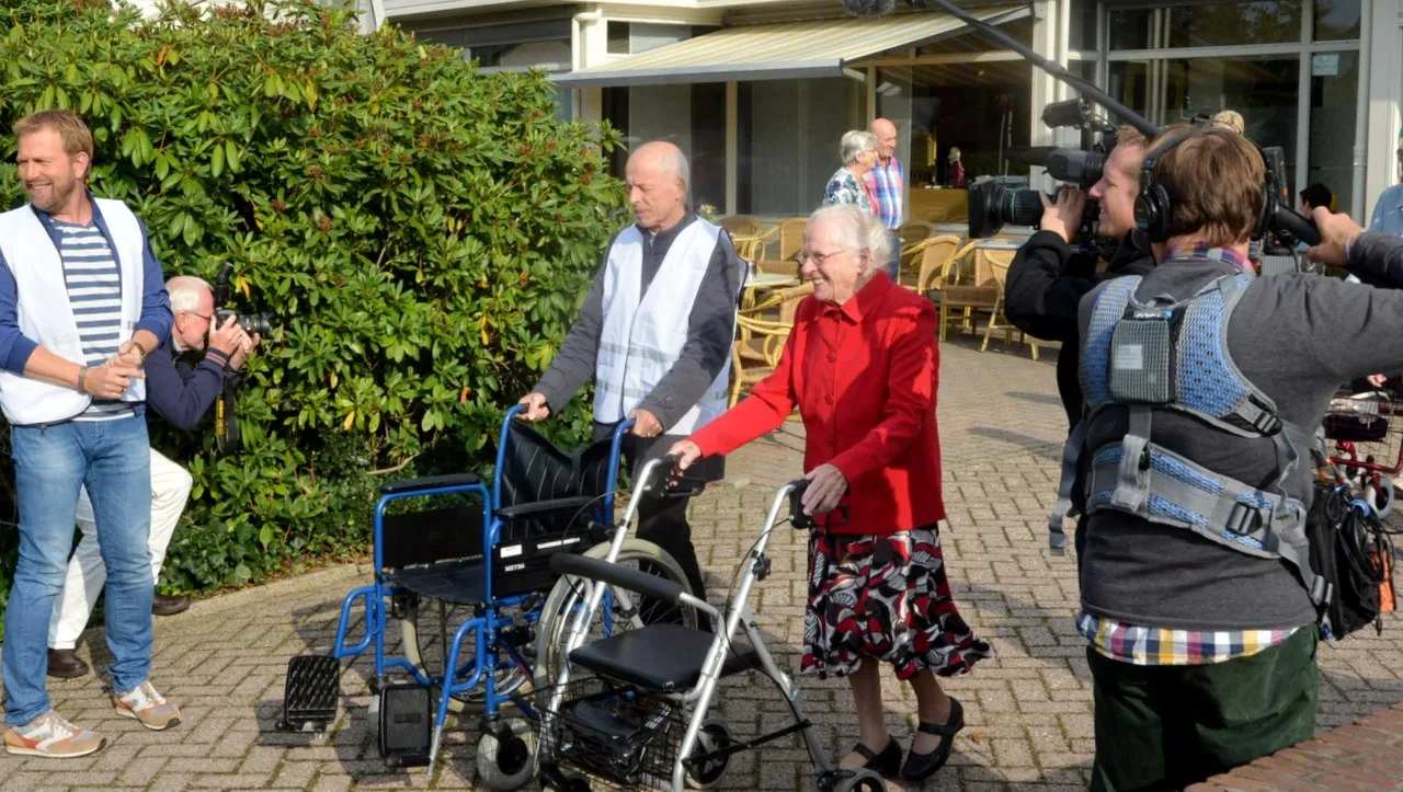 2015 09 21 rollatorgroep sint jozef harm edens omroep gelderland 6