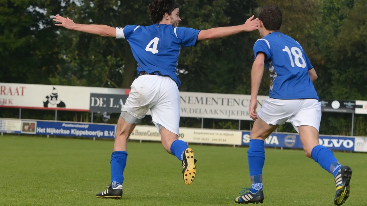 2015 10 03 veensche boys lunteren 3 10 goal glenn 2