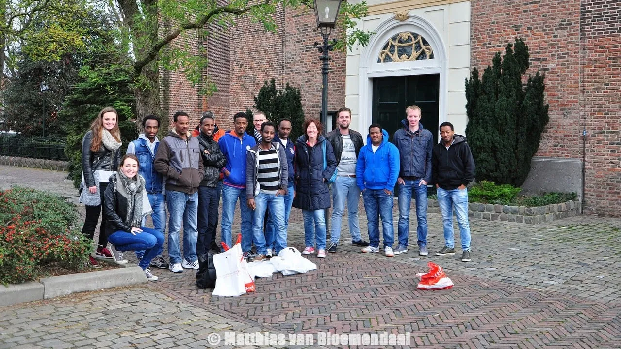 2015 11 14 stadwandeling statushouders 3