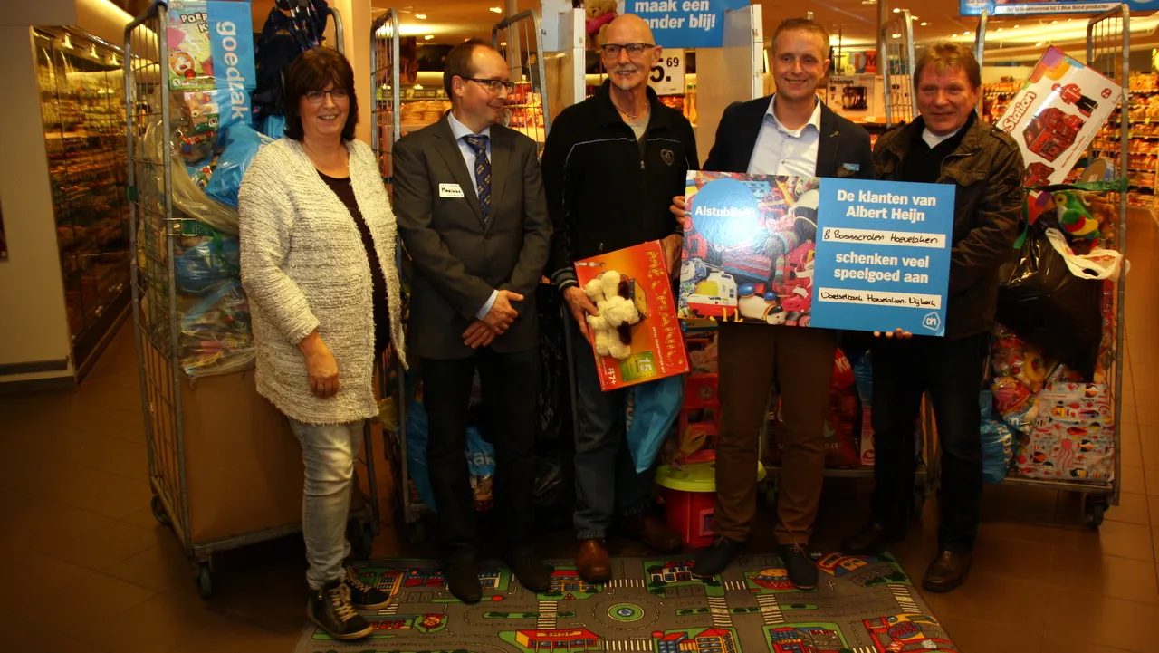 2015 12 04 speelgoed voor voedselbank ah 3