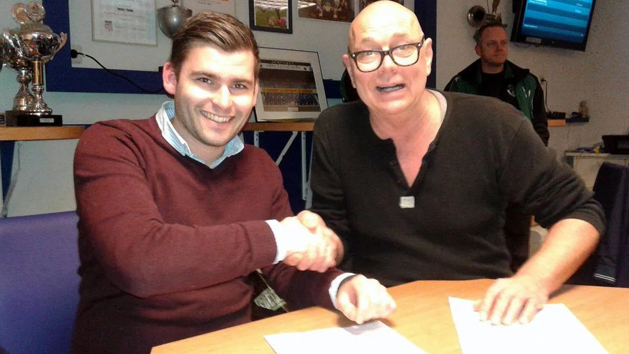 2015 12 14 sport store veensche boys stephan van den ham sponsorcontract