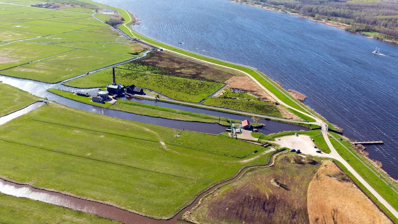 2016 02 09 stoomgemaal hertog reijnout nijkerk luchtfoto 2