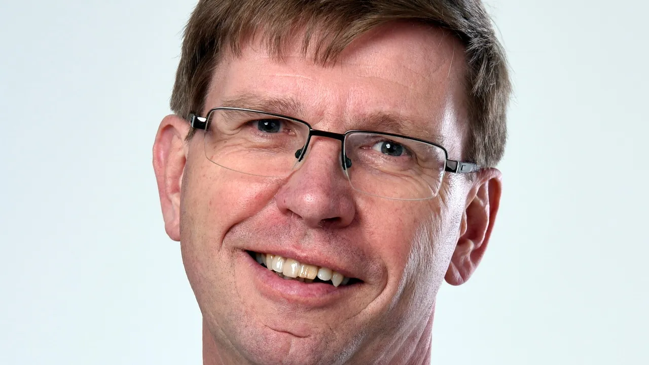 2016 04 11 gert van beek gemeentesecretaris rk