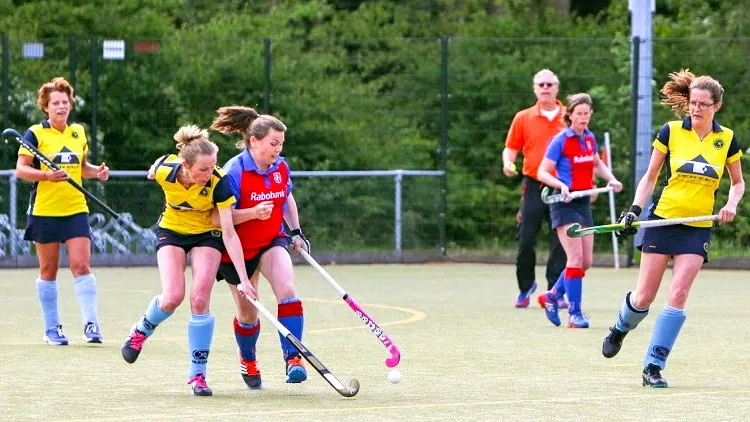 2016 04 15 hockey veterinnen