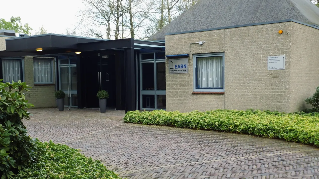 2016 04 25 eabn uitvaartcentrum