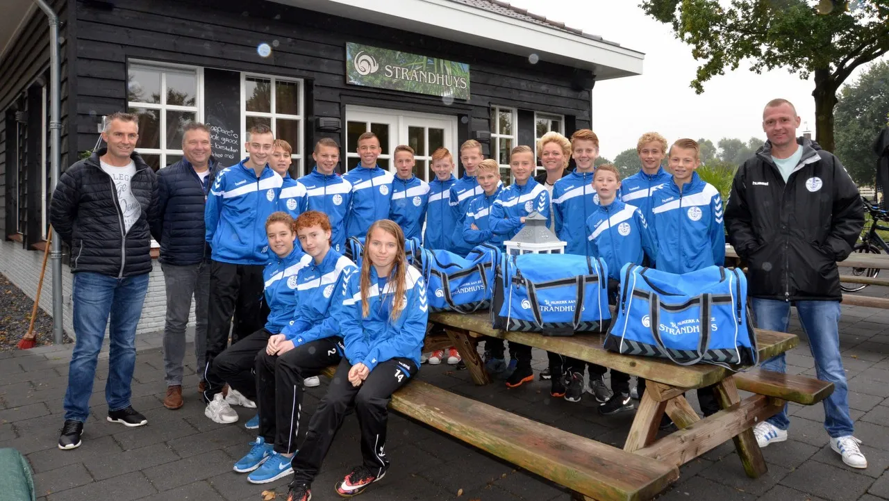 2016 10 17 veensche boys jo15 1 strandhuys