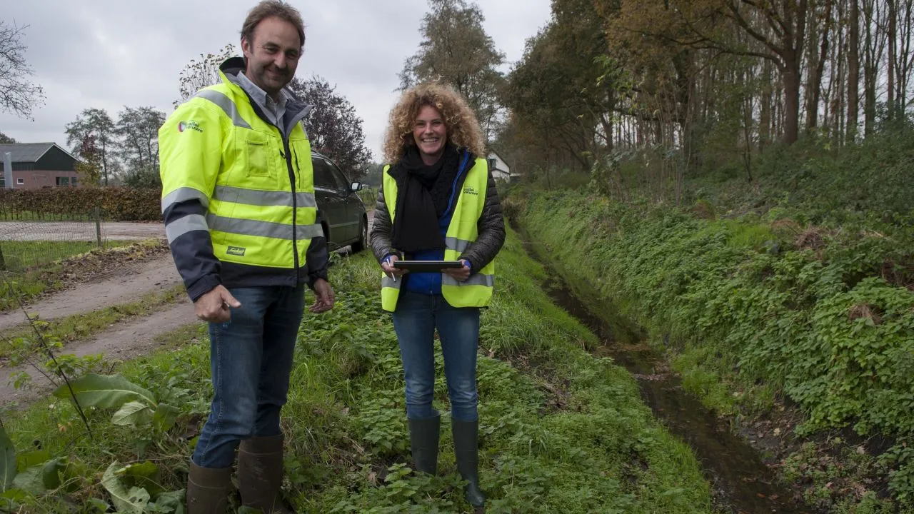 2016 12 01 controleurs van het waterschap in actie