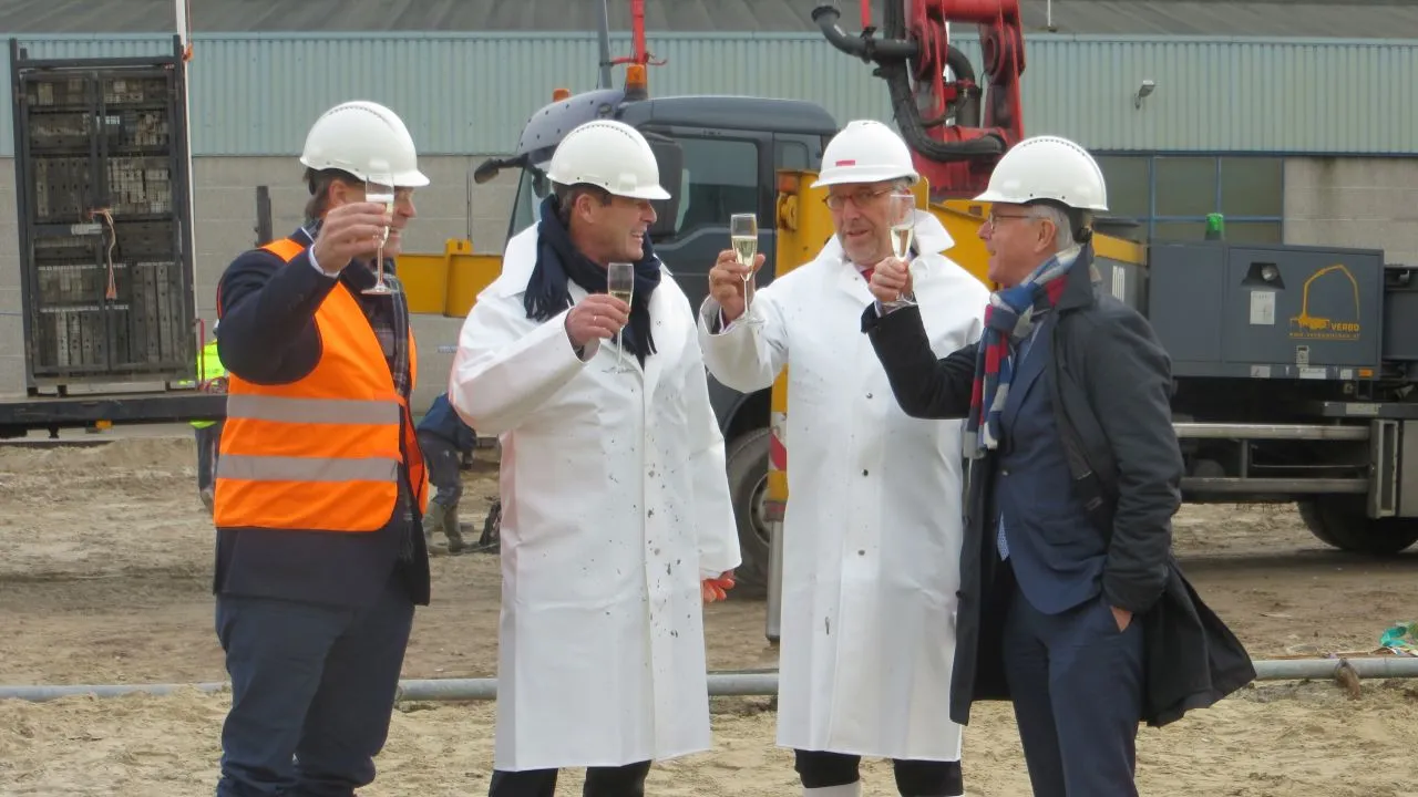 2016 12 21 rootselaar lng tanks 2