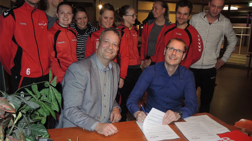 2017 03 09 daan van der klis tekent voor twee jaar bij korfbalvereniging telstar