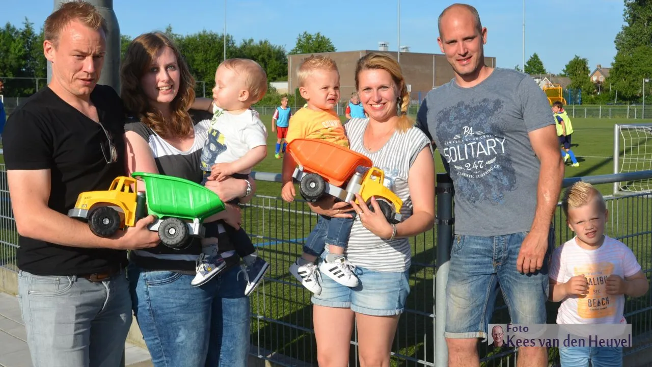 2017 06 02 oranjecomite nijkerkerveen ballonnenwedstrijd jorn en sem