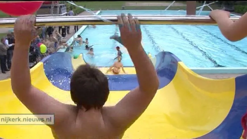 2017 06 24 opening glijbaan in 2011
