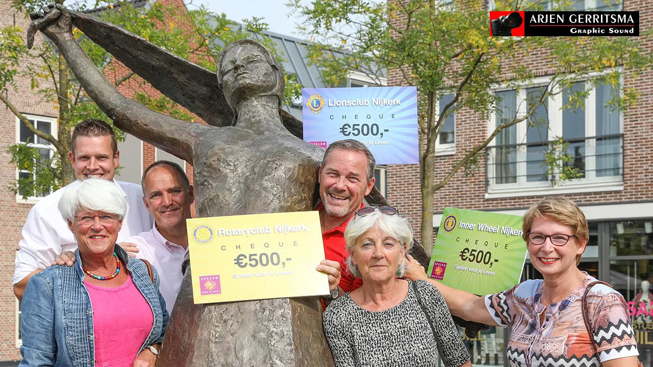 2017 08 25 cheques voor spelen voor leven 006