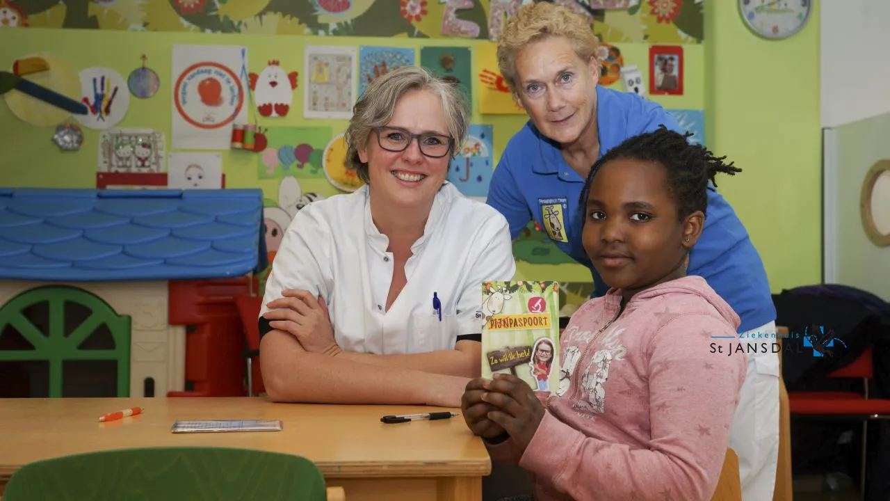 2017 12 11 jansdal pijnpaspoort uitgereikt nizbeth 0013 kopiren