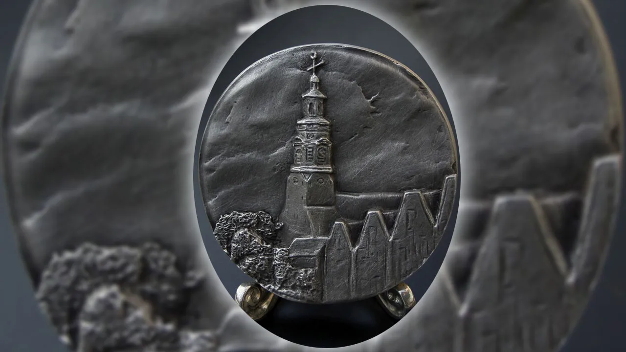 2018 03 26 toren de mooiste verlicht penning standaardje 1