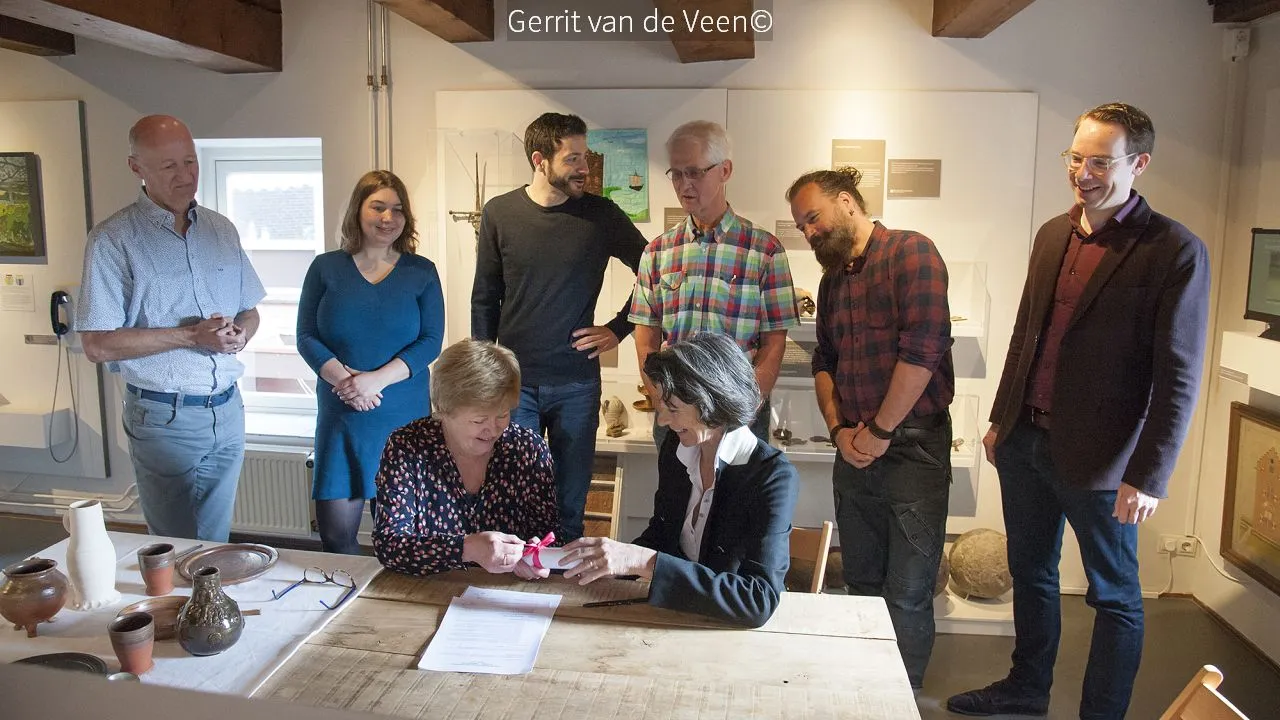 2018 04 24 overeenkomst tekenen car gem nijkerk foto gerrit van de veen