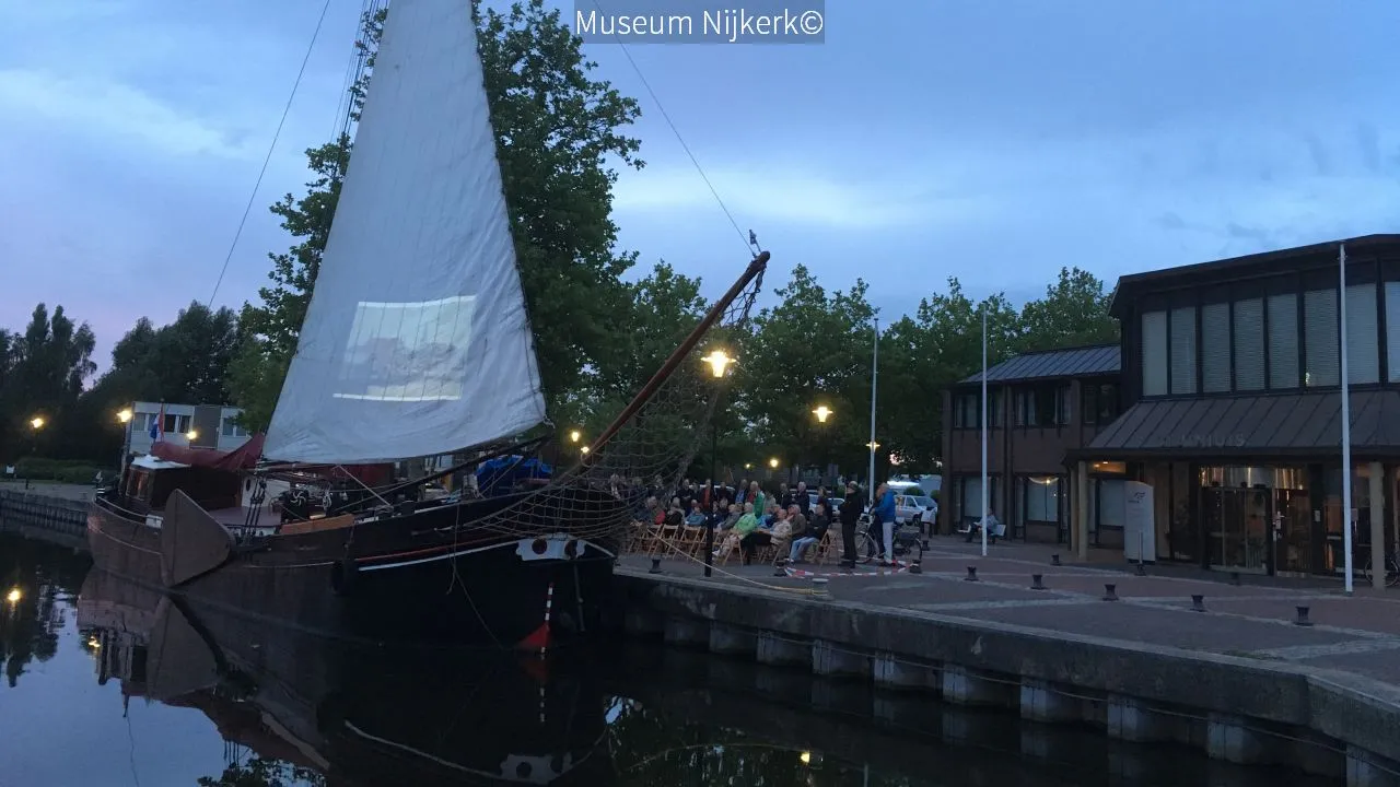 2018 06 25 diapresentatie op zeildoek disponibel zaterdagavond 23 juni 2018 foto museum nijkerk