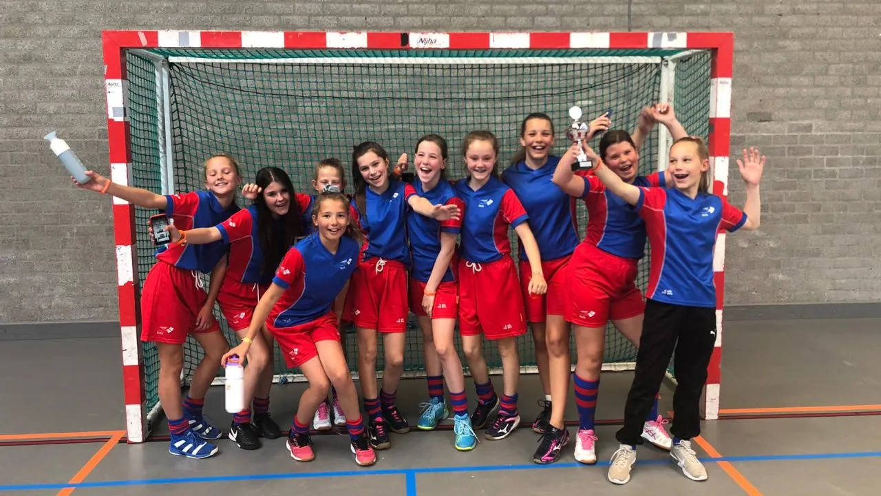 2019 05 16 schoolhandbal holk 1