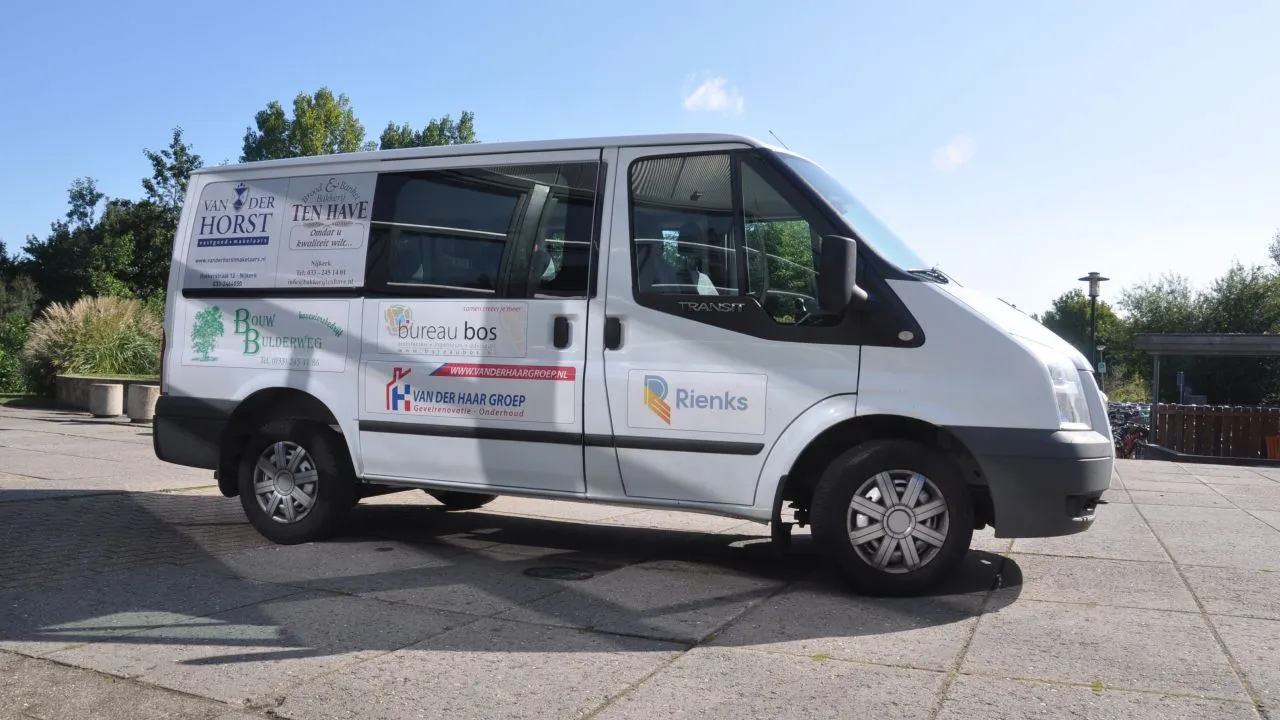 2019 09 20 schoolbus accent 1