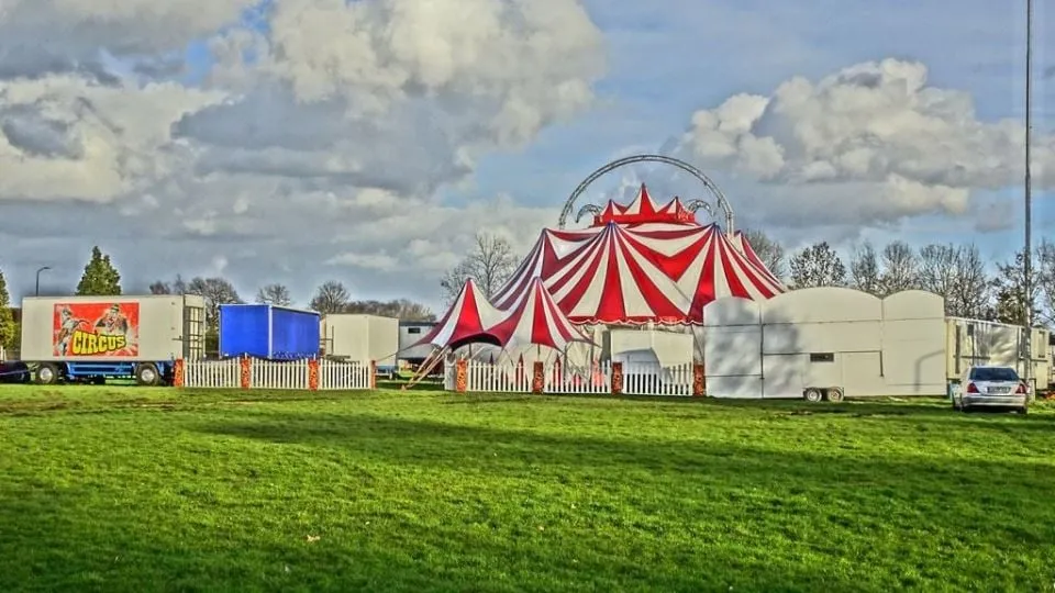 2019 10 31 circustent